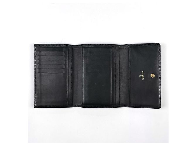 Portafoglio tri-fold Chanel in pelle di vitello granulata nera - vista 6
