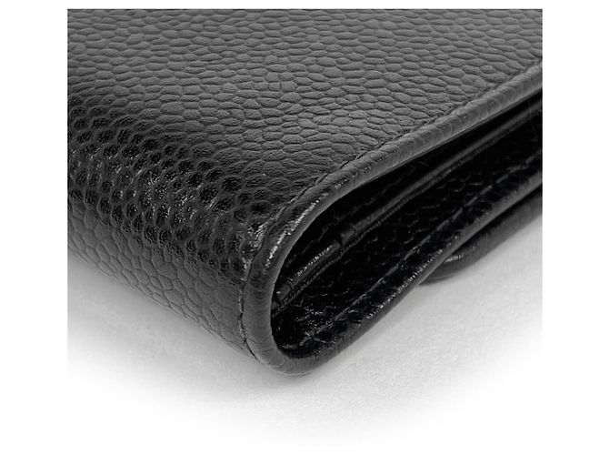 Cartera tri-fold Chanel en piel de becerro granulada negra - vista 3