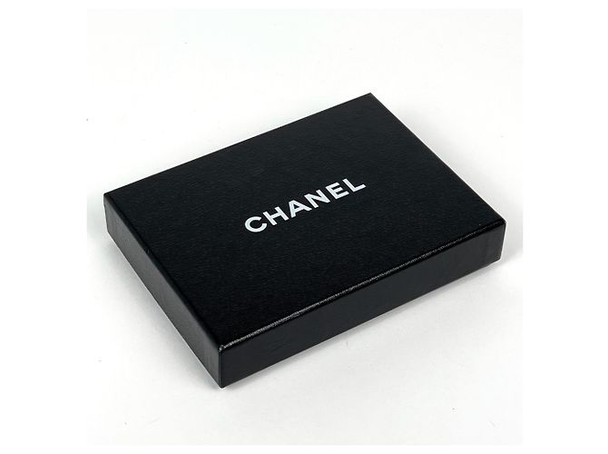 Cartera tri-fold Chanel en piel de becerro granulada negra - vista 8