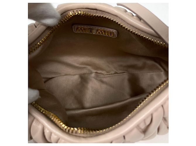Borsa hobo Miu Miu in pelle rosa - vista 9