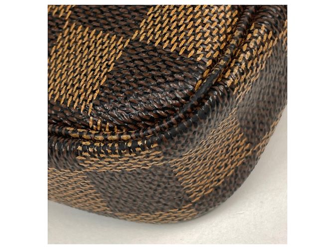 Louis Vuitton Mini Pochette Accessoires - vista 3