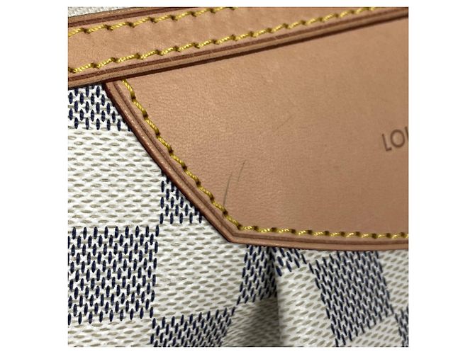 Borsa a tracolla Louis Vuitton Siracusa PM - vista 4