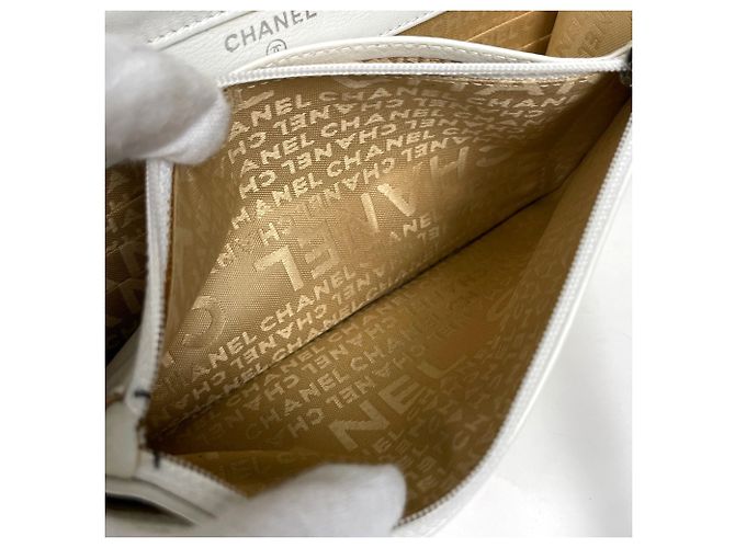 Chanel Schultertasche aus Leder - Ansicht 9