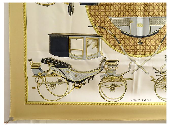 Hermès FOULARD HERMES LES VOITURES A TRANSFORMATION 1ERE EDITION 1965 GIALLO - vista 5