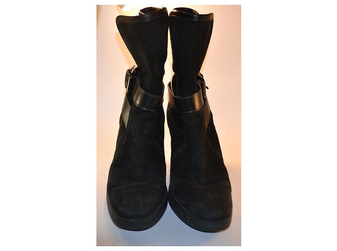 Tod's Schwarze Wildleder Stiefeletten mit Absatz - Ansicht 3