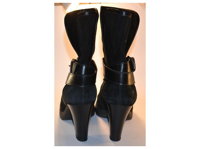 Tod's Schwarze Wildleder Stiefeletten mit Absatz - Ansicht 4