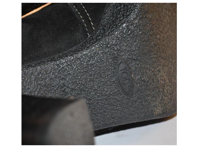 Tod's Schwarze Wildleder Stiefeletten mit Absatz - Ansicht 6
