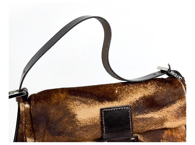 Borsa a tracolla Fendi in pelle marrone - vista 7