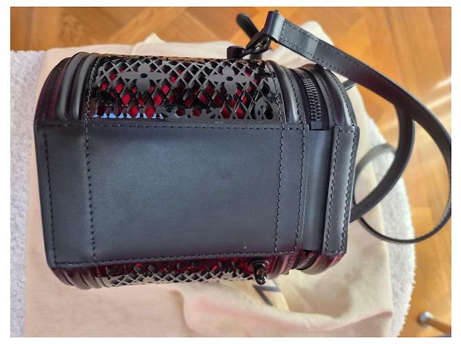 Louis Vuitton Cannes Monogram Mesh Borsa Secchiello Nero - vista 11