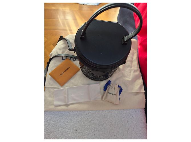 Louis Vuitton Cannes Monogram Mesh Borsa Secchiello Nero - vista 3