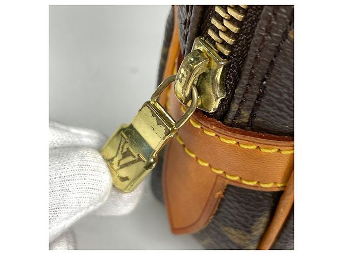 Louis Vuitton Pochette Marly Bandoulière Shoulder Bag - vista 4