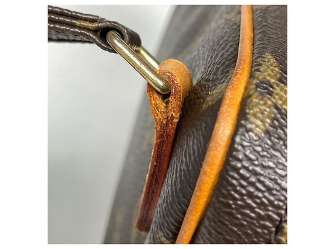 Louis Vuitton Pochette Marly Bandoulière Shoulder Bag - vista 5