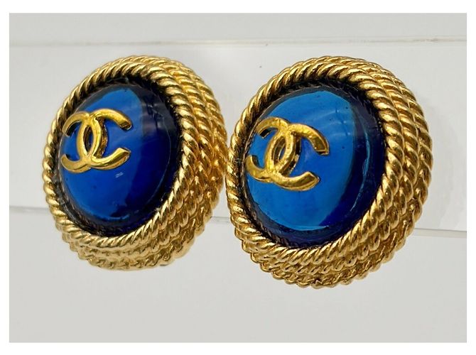 Orecchini a clip Chanel Coco Mark Blue and Gold - vista 4