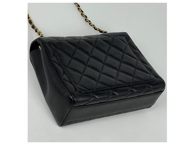 Borsa a tracolla Chanel Matelassé in nero - vista 2