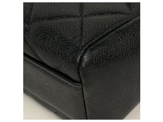 Borsa a tracolla Chanel Matelassé in nero - vista 3