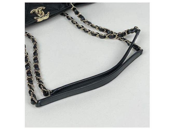 Borsa Tote Chanel in pelle di vitello martellata nera - vista 7
