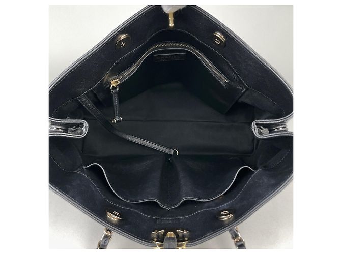 Borsa Tote Chanel in pelle di vitello martellata nera - vista 8