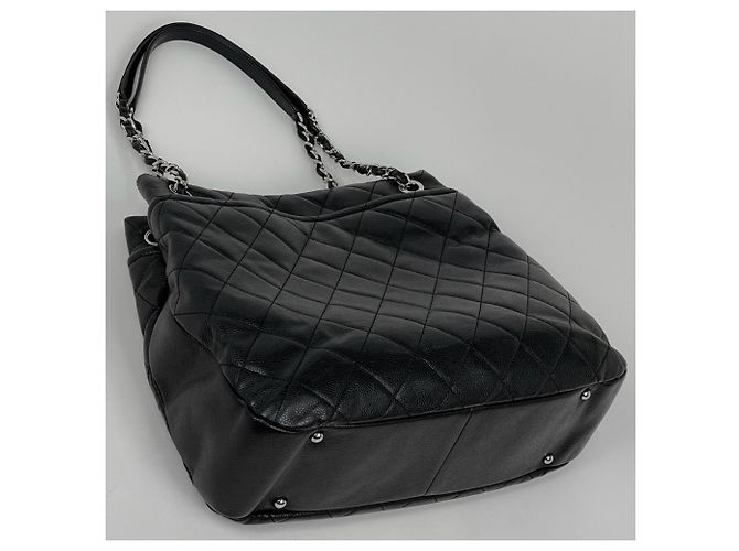 Chanel Matelassé Schwarze Tote Bag - Ansicht 2