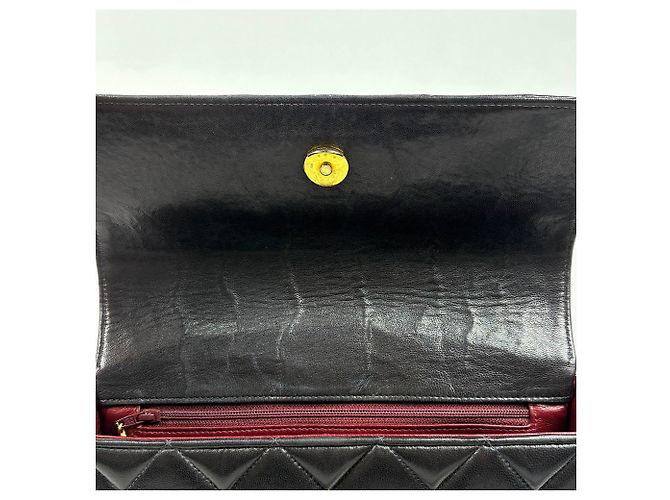 Borsa a tracolla Chanel in pelle Matelassé - vista 8