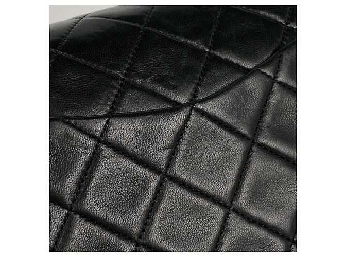 Borsa a tracolla Chanel Matelassé in pelle nera - vista 6