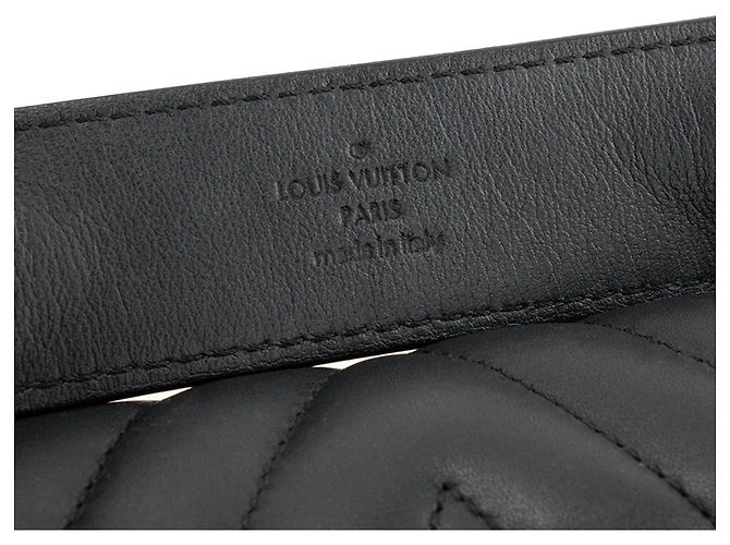 LOUIS VUITTON - Borsa a tracolla New Wave Louis Vuitton in pelle matelassé nera - vista 6