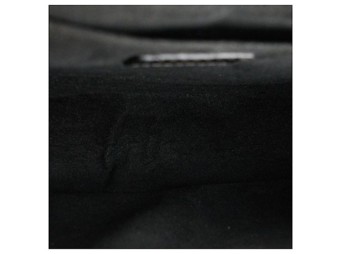 LOUIS VUITTON - Borsa a tracolla New Wave Louis Vuitton in pelle matelassé nera - vista 8