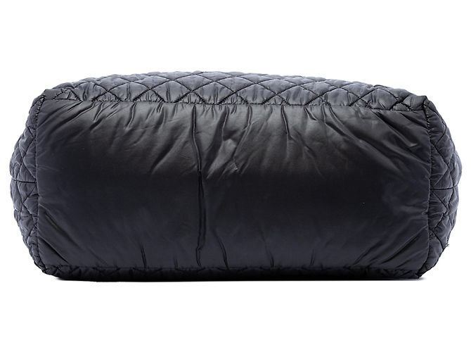 Black Chanel Medium Quilted Nylon Reversible Coco Cocoon Tote - Ansicht 3