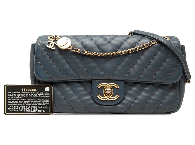 Bolsa de Ombro Chanel Medium Chevron em couro de bezerro com medalhão, Single Flap, Azul - vista 10