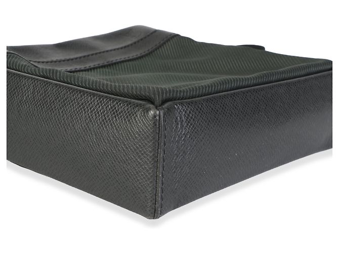 Borsa Messenger Louis Vuitton Epicea Black Taiga Canvas Sayan - vista 7