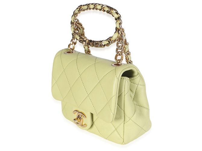 Bolsa Mini Square Flap Chanel em pele de cordeiro acolchoada verde claro com logo e alça de corrente - vista 3