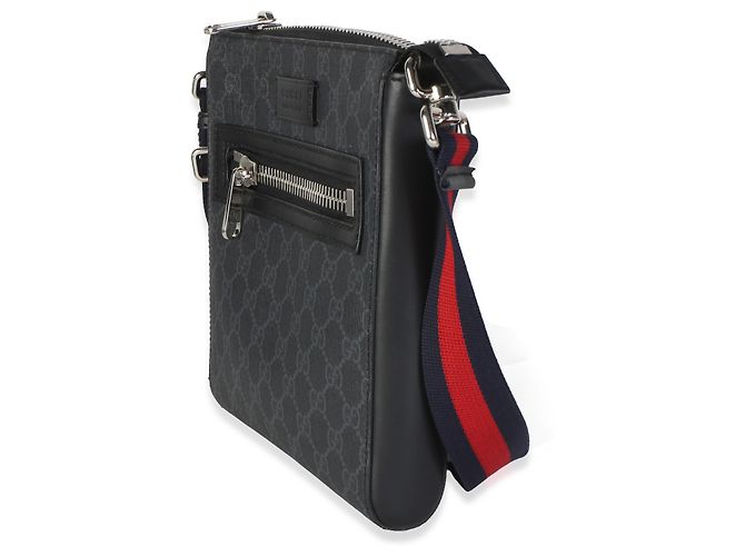 Borsa a tracolla piccola e piatta Gucci in tela GG Supreme nera e grigia con banda Web - vista 3