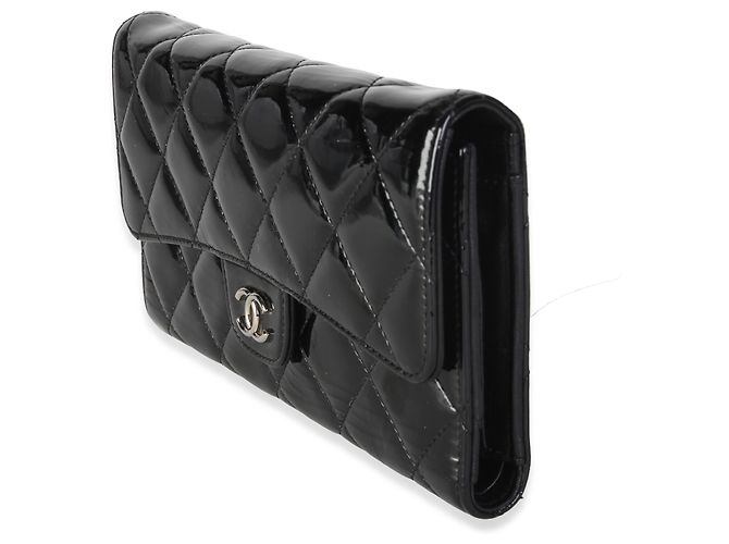 Cartera Long Flap Chanel de charol acolchado negro CC - vista 3