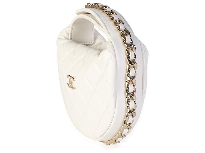 Mini pochette Chanel in pelle di agnello matelassé bianca con catena - vista 3