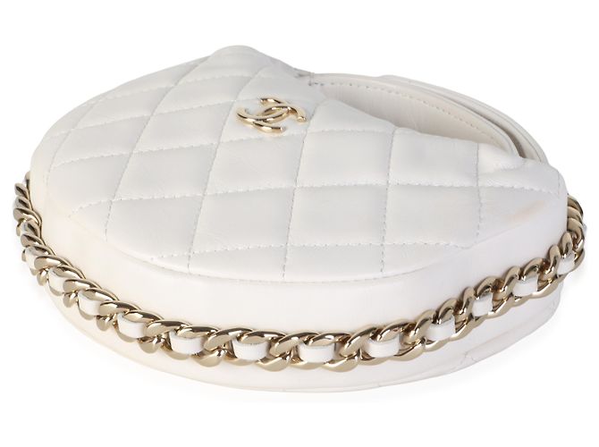 Mini pochette Chanel in pelle di agnello matelassé bianca con catena - vista 5