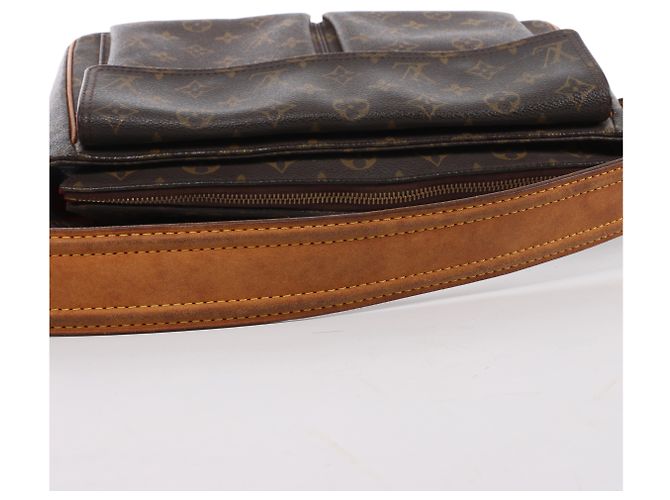 Borsa a tracolla Louis Vuitton Viva-Cité GM Monogram in marrone M51163 - vista 6