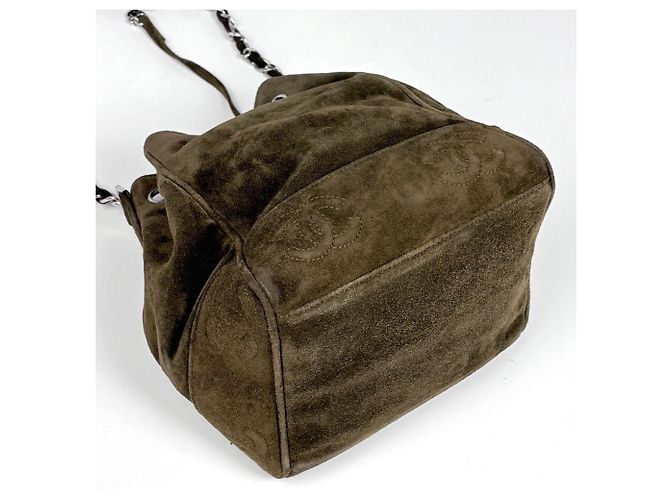 Bolso de hombro Chanel de gamuza caqui - vista 2