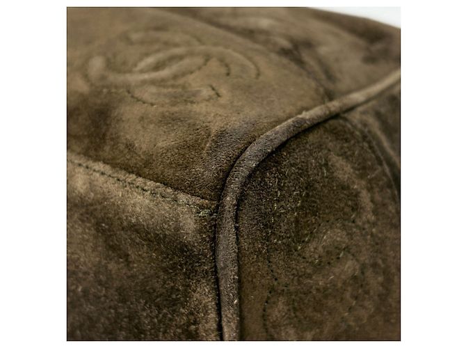 Bolso de hombro Chanel de gamuza caqui - vista 3