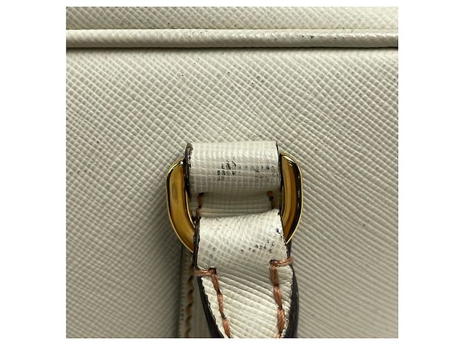 Sac à main Prada en cuir Saffiano couleur Ivory - vue 5