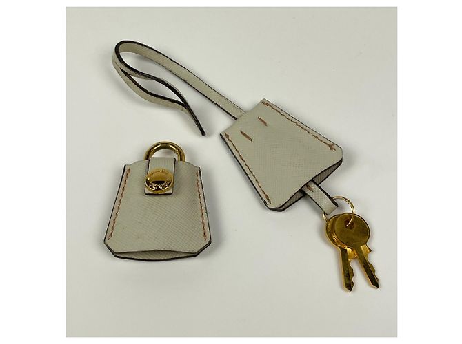 Sac à main Prada en cuir Saffiano couleur Ivory - vue 8