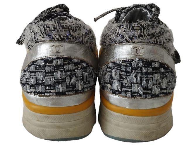 Chanel Sneakers Supermarket in Tweed e Pelle Gialla - vista 7