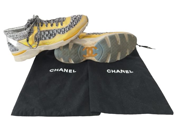 Chanel Sneakers Supermarket in Tweed e Pelle Gialla - vista 9