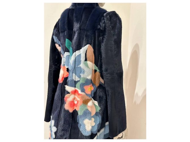 Fendi
Cappotto con intarsia floreale multicolore Sz.42
Usato - vista 5