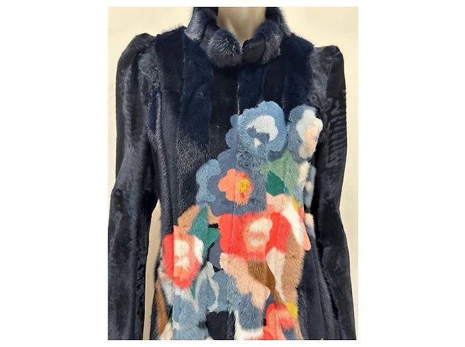 Fendi
Cappotto con intarsia floreale multicolore Sz.42
Usato - vista 6