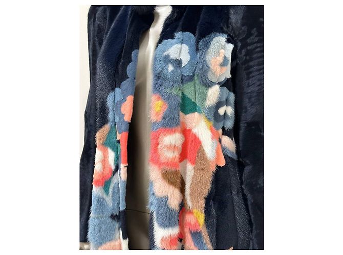 Fendi
Cappotto con intarsia floreale multicolore Sz.42
Usato - vista 7