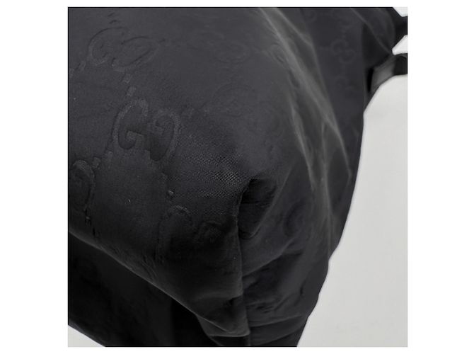 Saco Tote Gucci em nylon preto e couro - vista 4