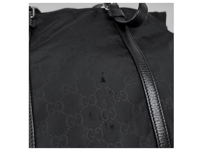 Saco Tote Gucci em nylon preto e couro - vista 5