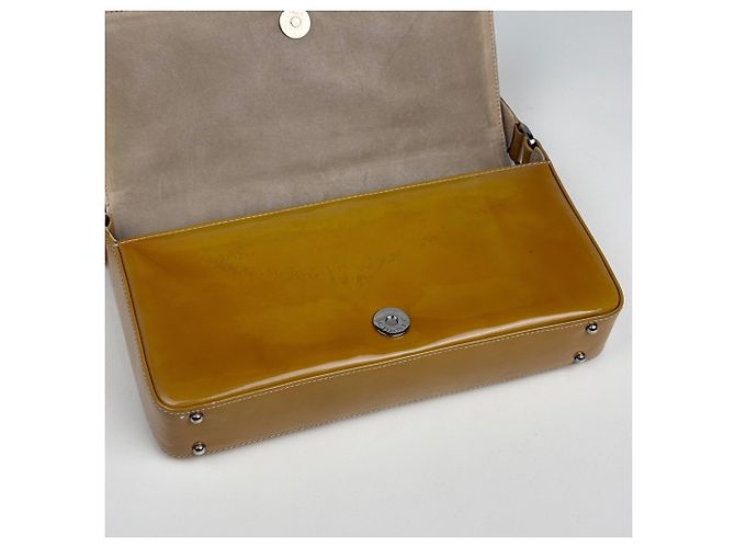 Borsa a tracolla Chanel in pelle verniciata marrone - vista 11