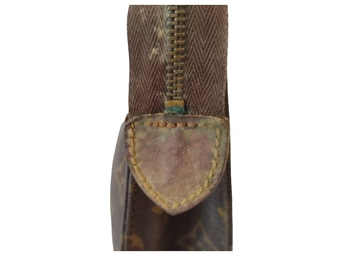 Louis Vuitton Monogram Canvas Kulturbeutel 19 - Ansicht 9