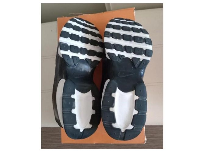 Nike Air Max sneakers in pelle nero e bianco - vista 3