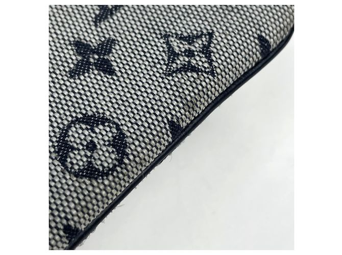 Louis Vuitton Monogram Mini Coin Purse - vista 4